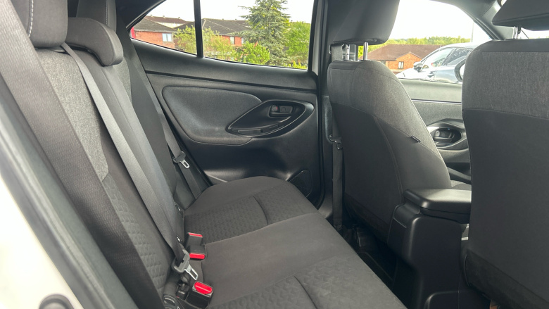 Toyota Yaris Cross 1.5 Hybrid Design 5dr CVT Hybrid Estate
